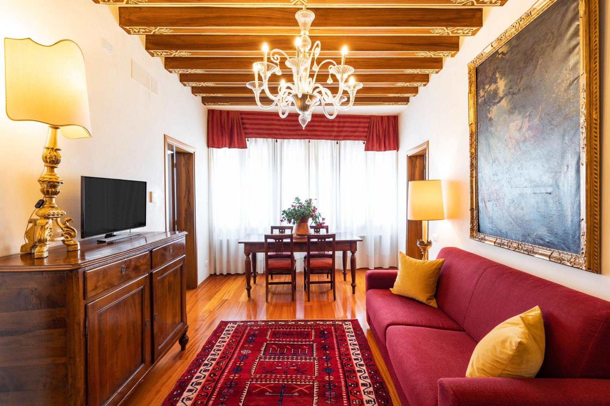 Palazzo Schiavoni Residenza D'Epoca & Suite-Apartments Венеция Экстерьер фото